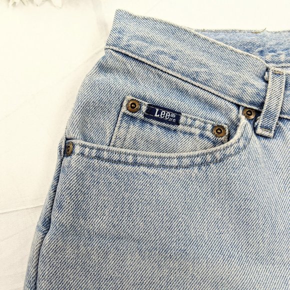 Lee 80s-90s Light Wash Slightly Distressed Jeans - Picture 4 of 8